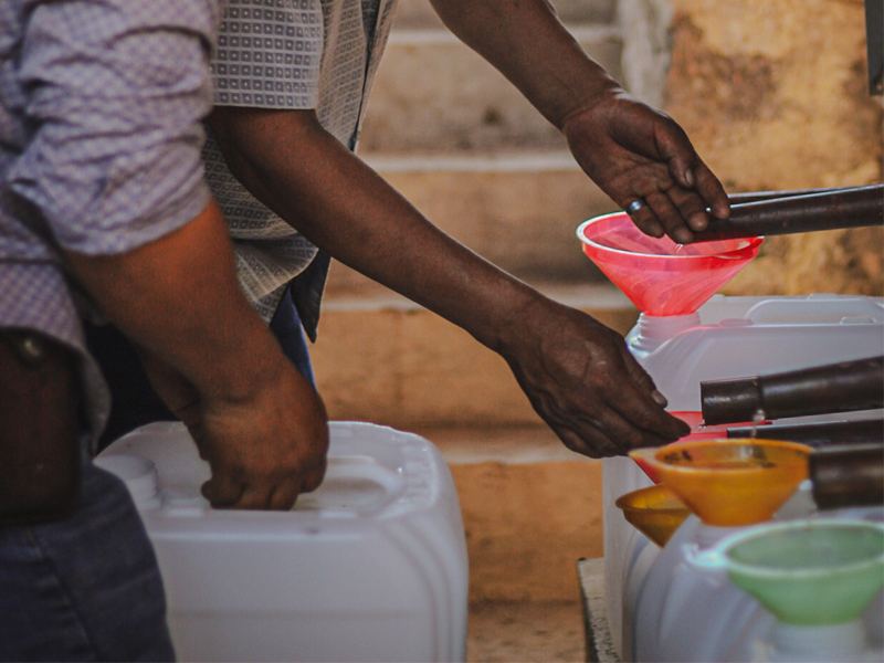 Mezcal 14 Cerros está elaborado con esmero y dedicación, ofrece un sabor intenso y auténtico